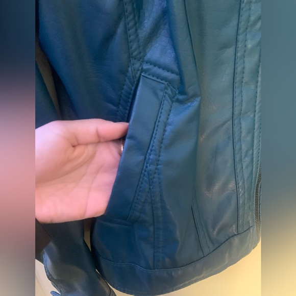 Jacket - Picture 2 of 4